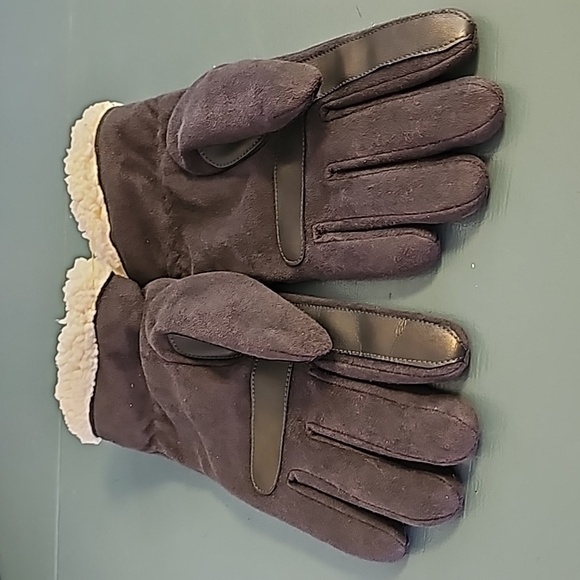 Isotoner women's wrist smart dri microsuede winter gloves. NWOT. Size large Gray - Picture 2 of 8